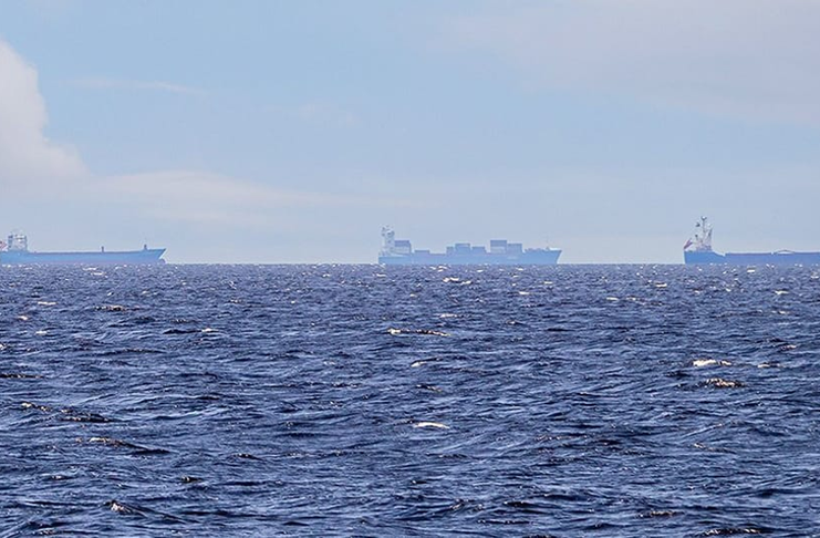 IMO: 400 SHIPS AND 6,000 SEAFARERS ARE STILL UNABLE TO DEPART PERSIAN GULF